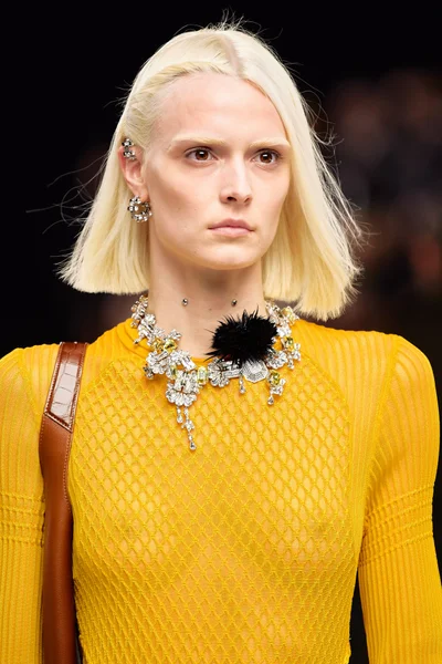 Look 95
